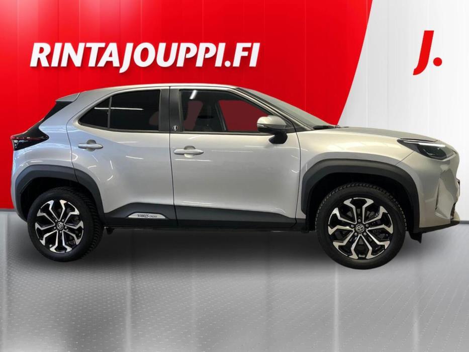 TOYOTA Yaris Cross 2024