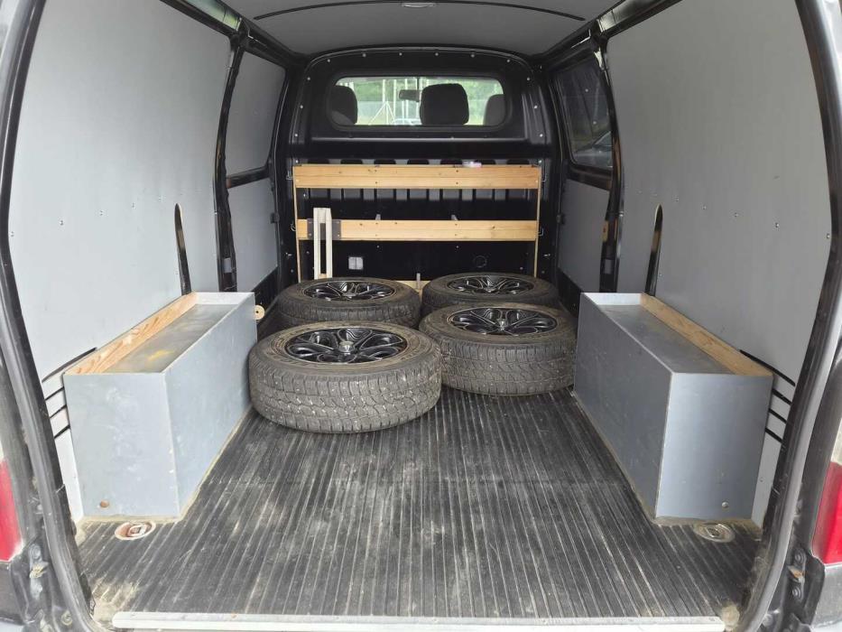 TOYOTA Hiace 2010