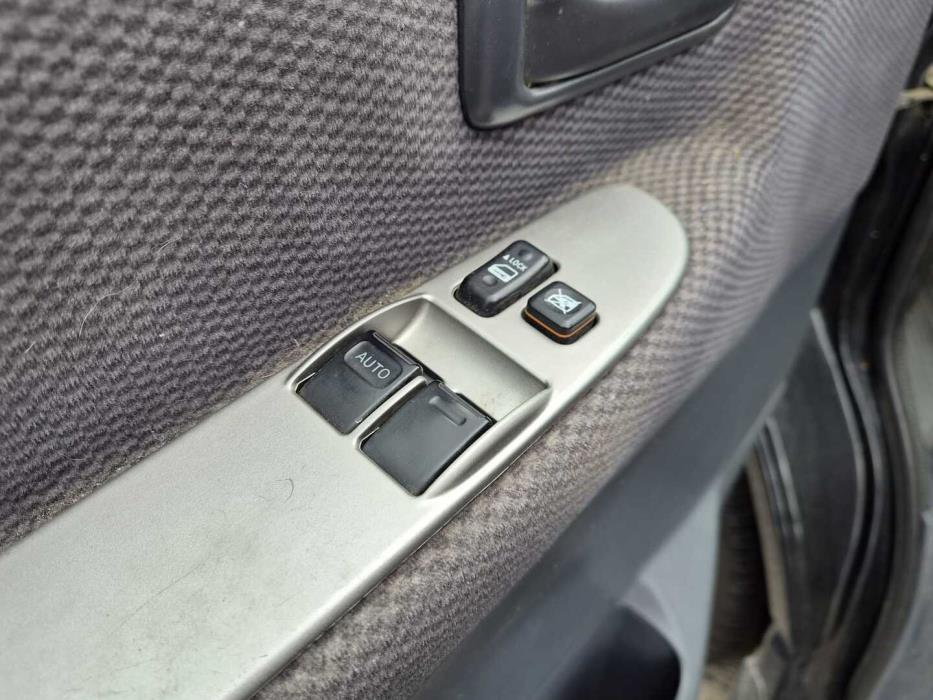 TOYOTA Hiace 2010