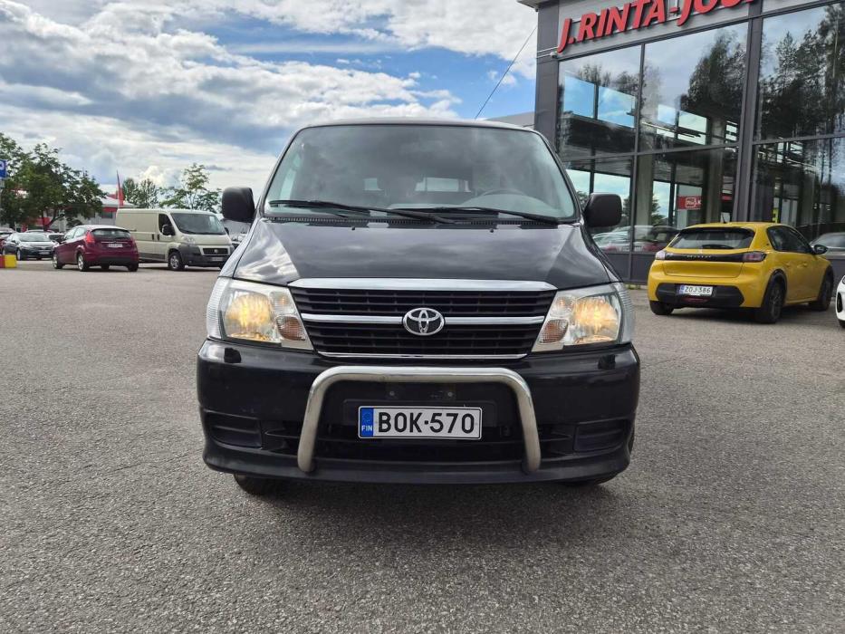 TOYOTA Hiace 2010