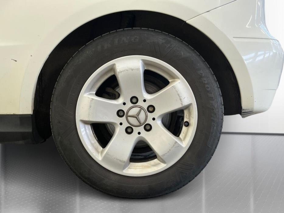 MERCEDES-BENZ A 2010