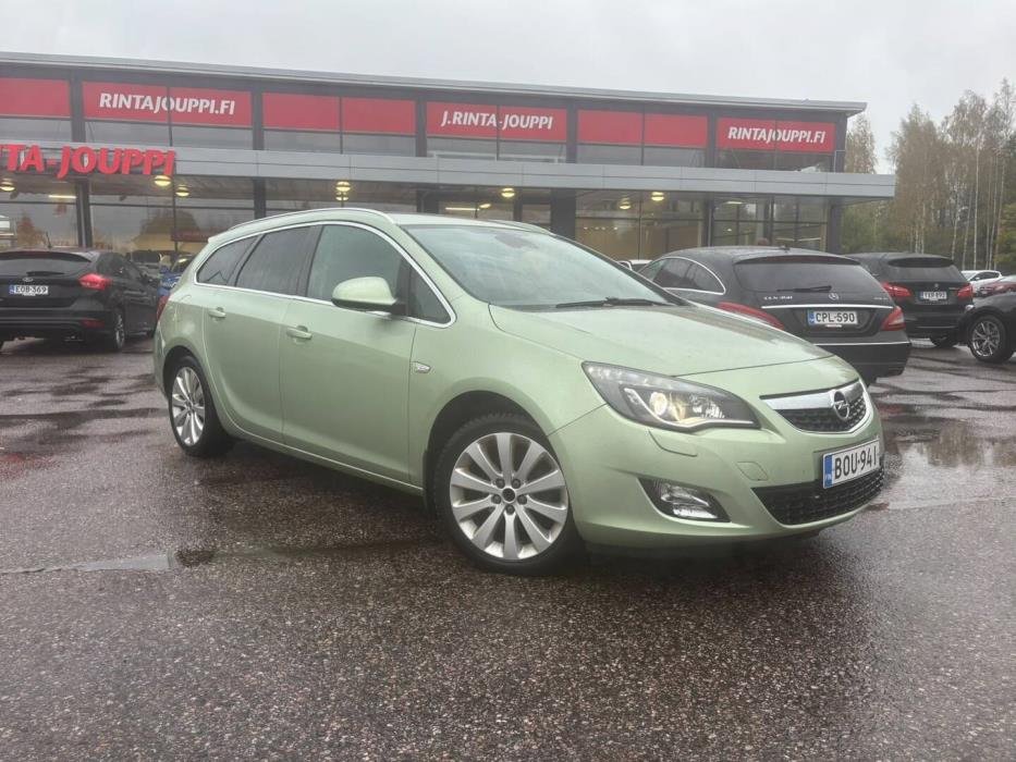 OPEL Astra 2011