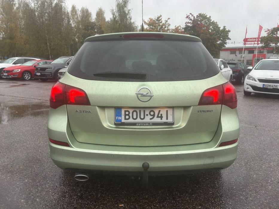 OPEL Astra 2011