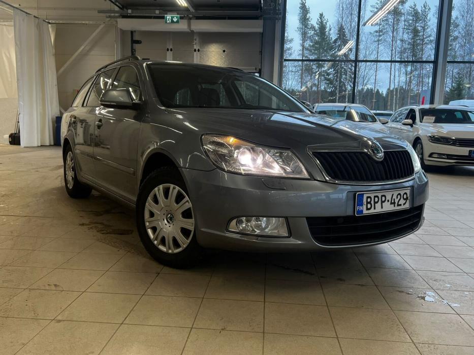 SKODA Octavia 2011