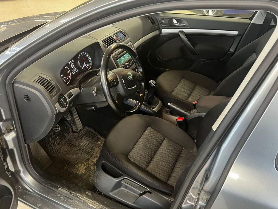 SKODA Octavia 2011