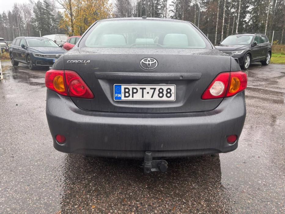 TOYOTA Corolla 2010