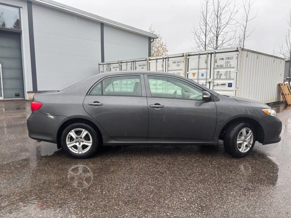 TOYOTA Corolla 2010
