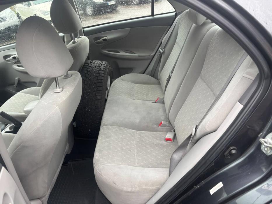 TOYOTA Corolla 2010