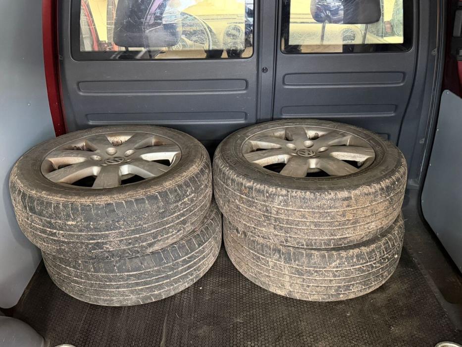 VOLKSWAGEN Caddy 2013