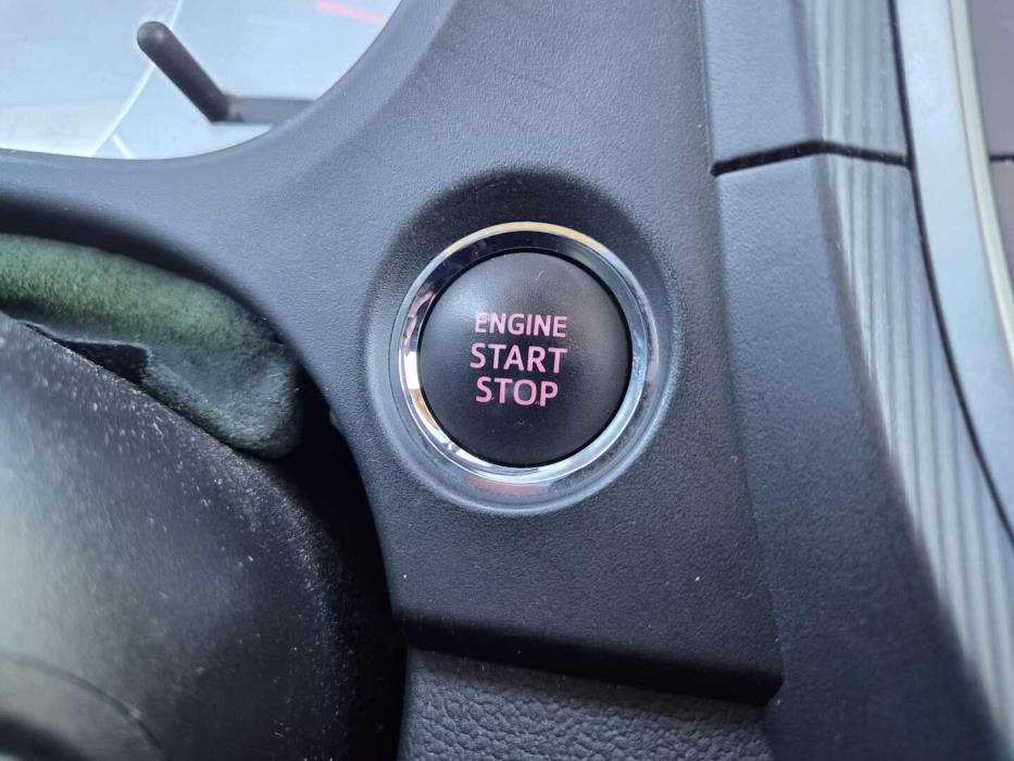 TOYOTA Verso-S 2012