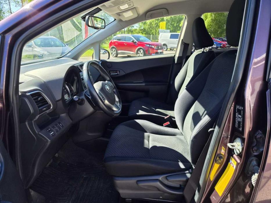 TOYOTA Verso-S 2012
