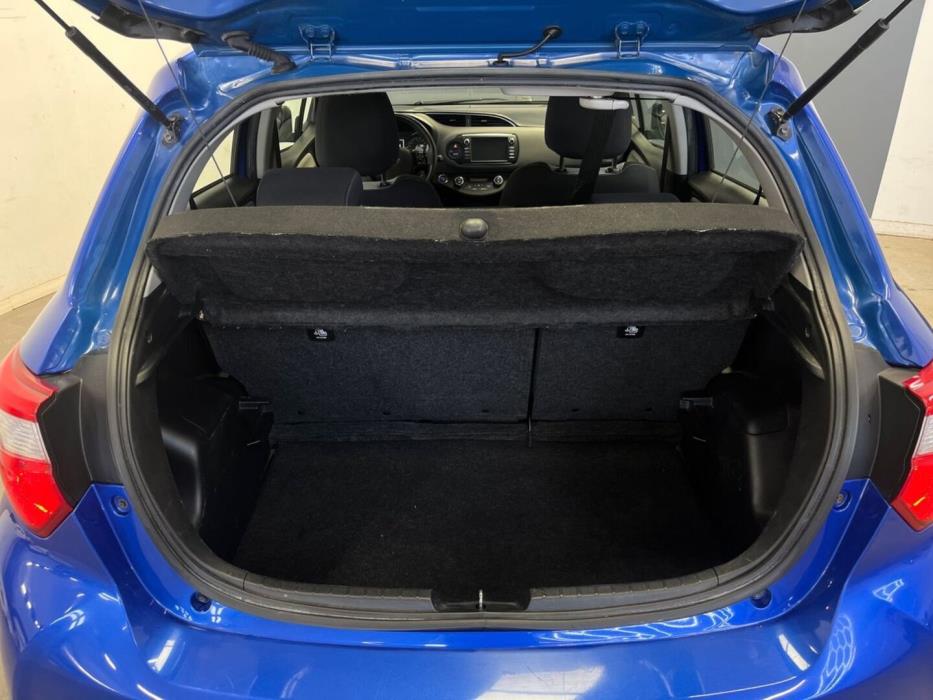 TOYOTA Yaris 2017