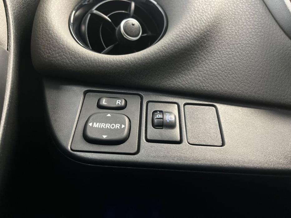 TOYOTA Yaris 2017