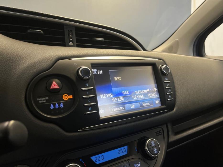 TOYOTA Yaris 2017