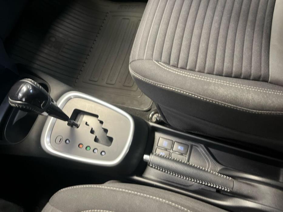 TOYOTA Yaris 2017
