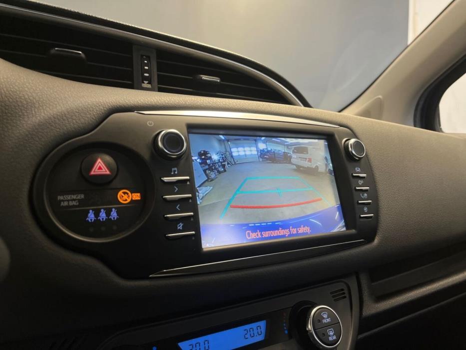 TOYOTA Yaris 2017