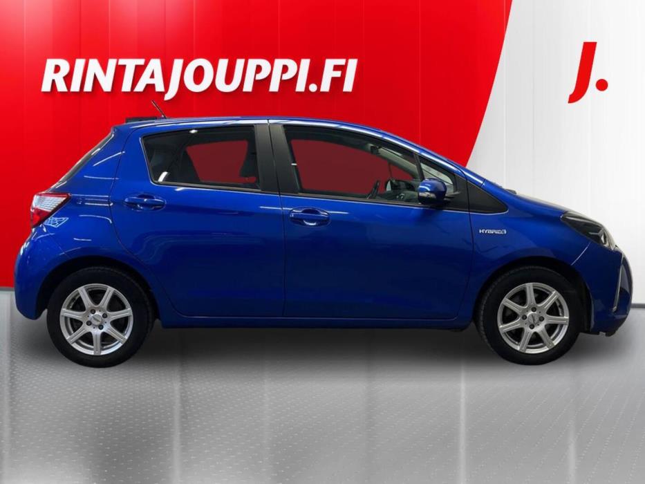 TOYOTA Yaris 2017