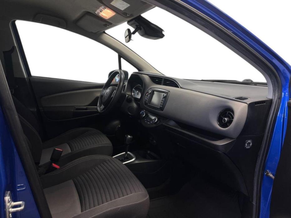TOYOTA Yaris 2017