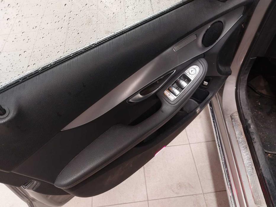 MERCEDES-BENZ C 2019