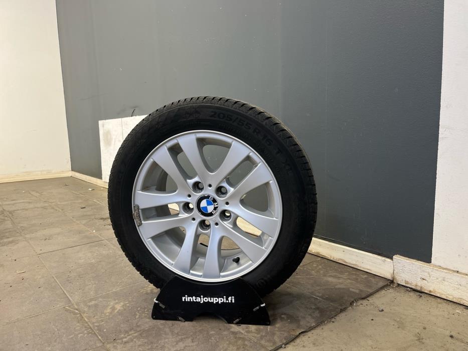 BMW 318 2011