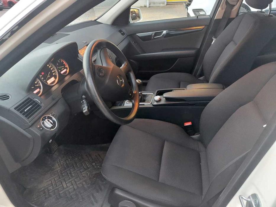 MERCEDES-BENZ C 2011