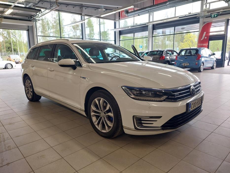 VOLKSWAGEN Passat 2016