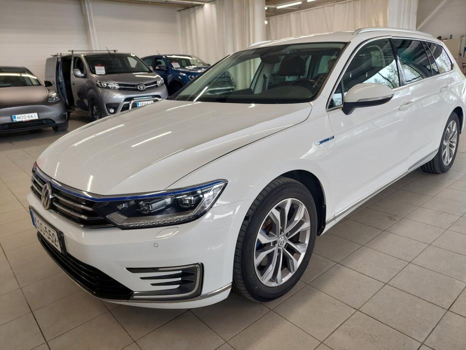 VOLKSWAGEN Passat 2016
