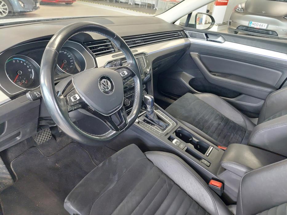 VOLKSWAGEN Passat 2016