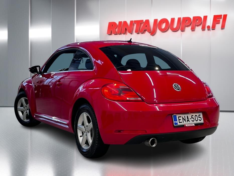 VOLKSWAGEN Beetle 2015