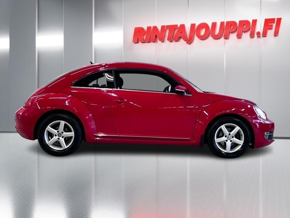 VOLKSWAGEN Beetle 2015