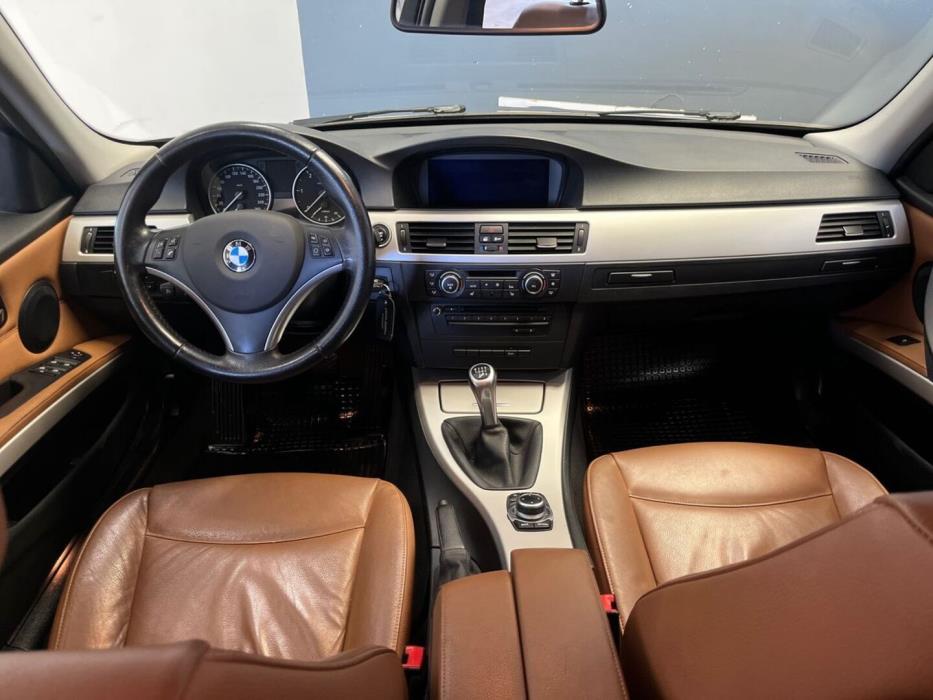 BMW 320 2011