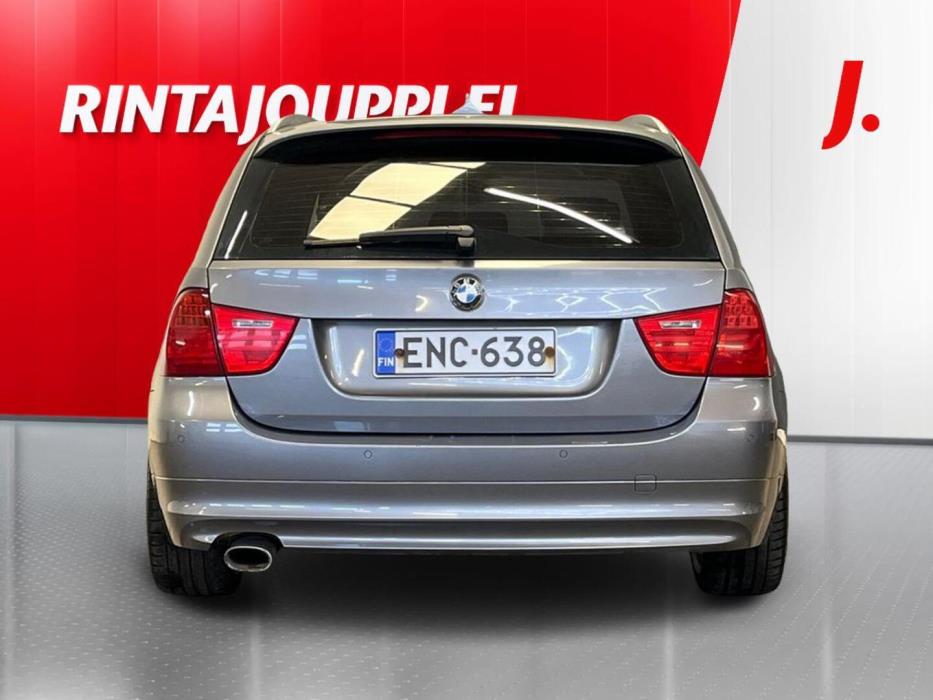 BMW 320 2011