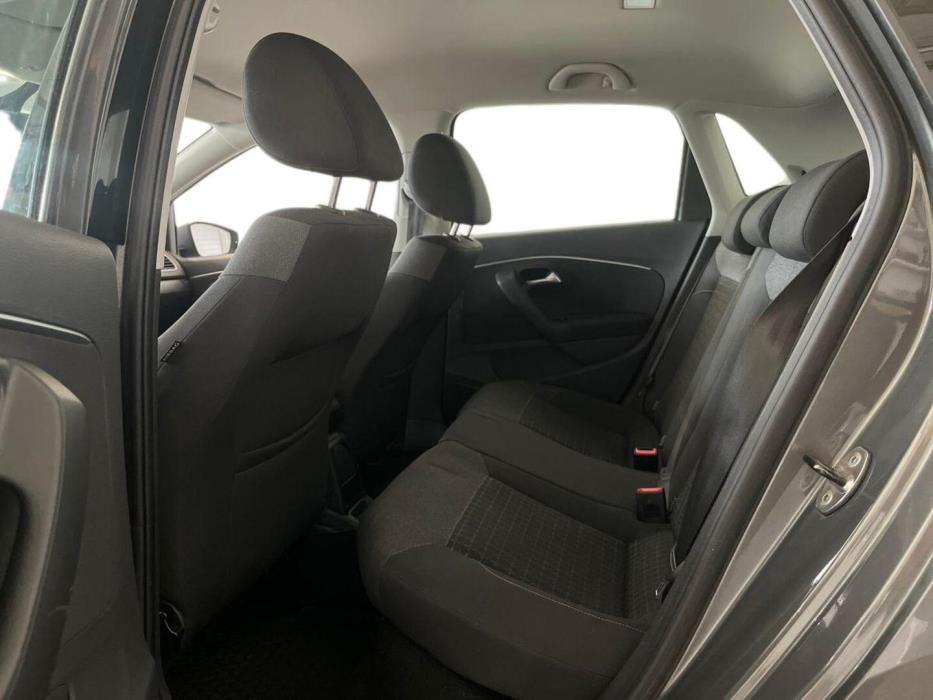 VOLKSWAGEN Polo 2014