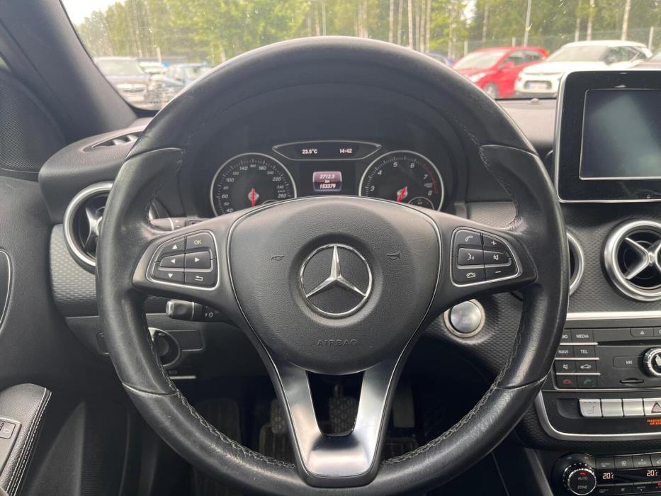 MERCEDES-BENZ A 2017