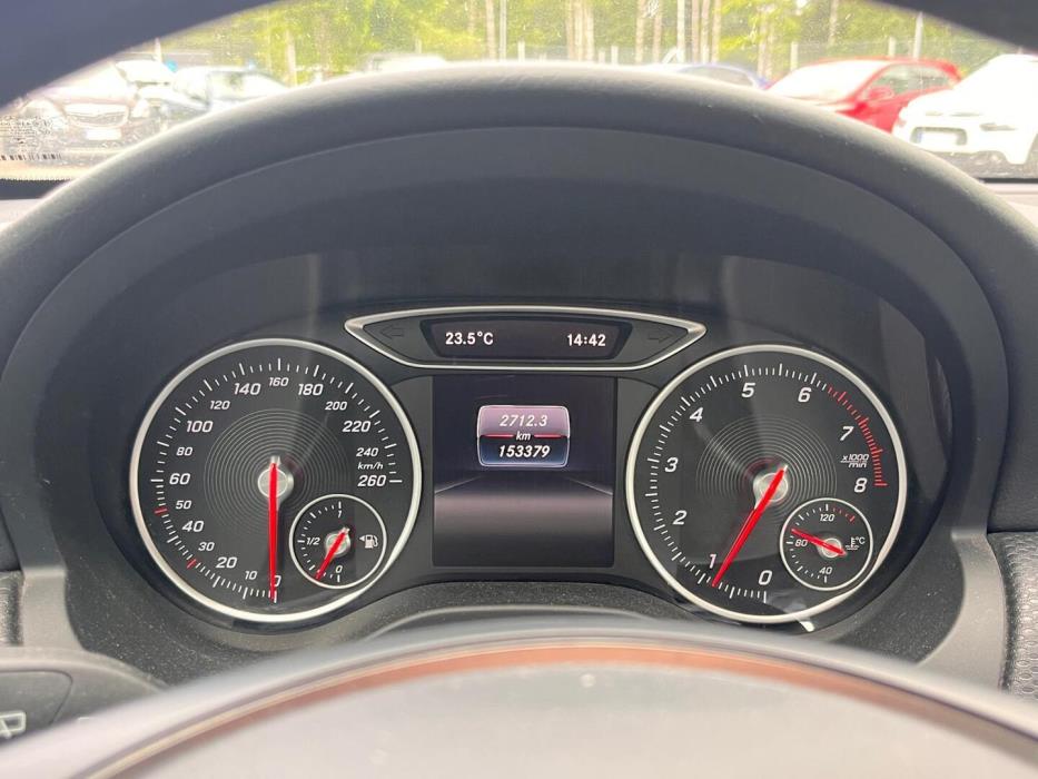 MERCEDES-BENZ A 2017