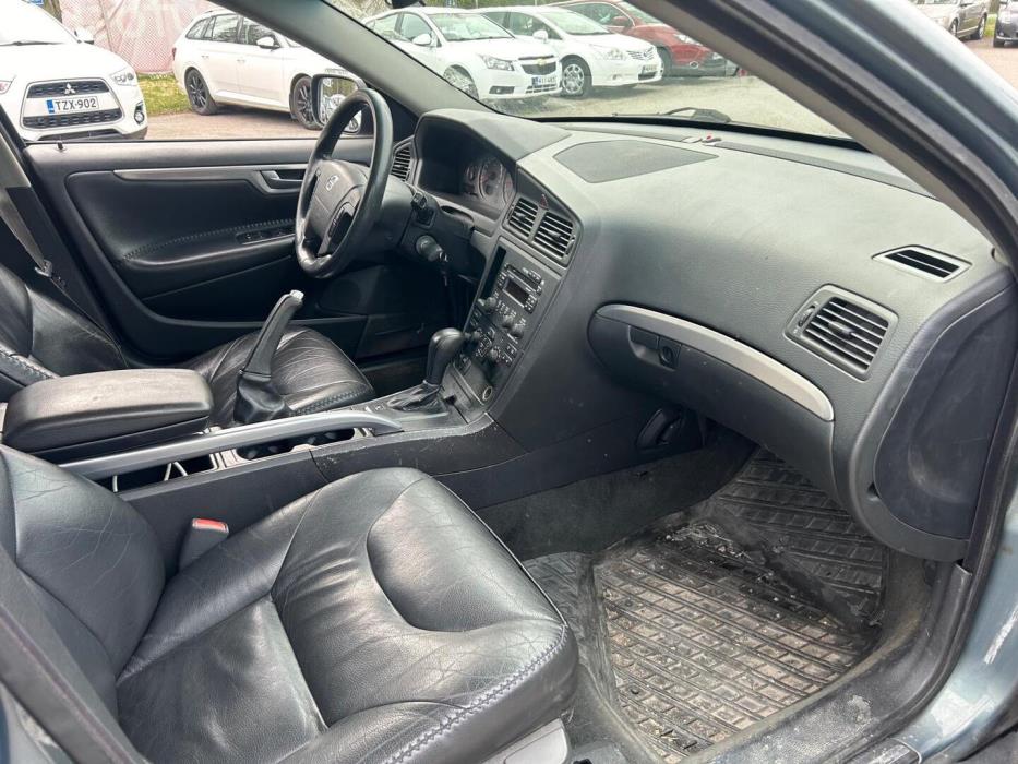 VOLVO XC70 2003
