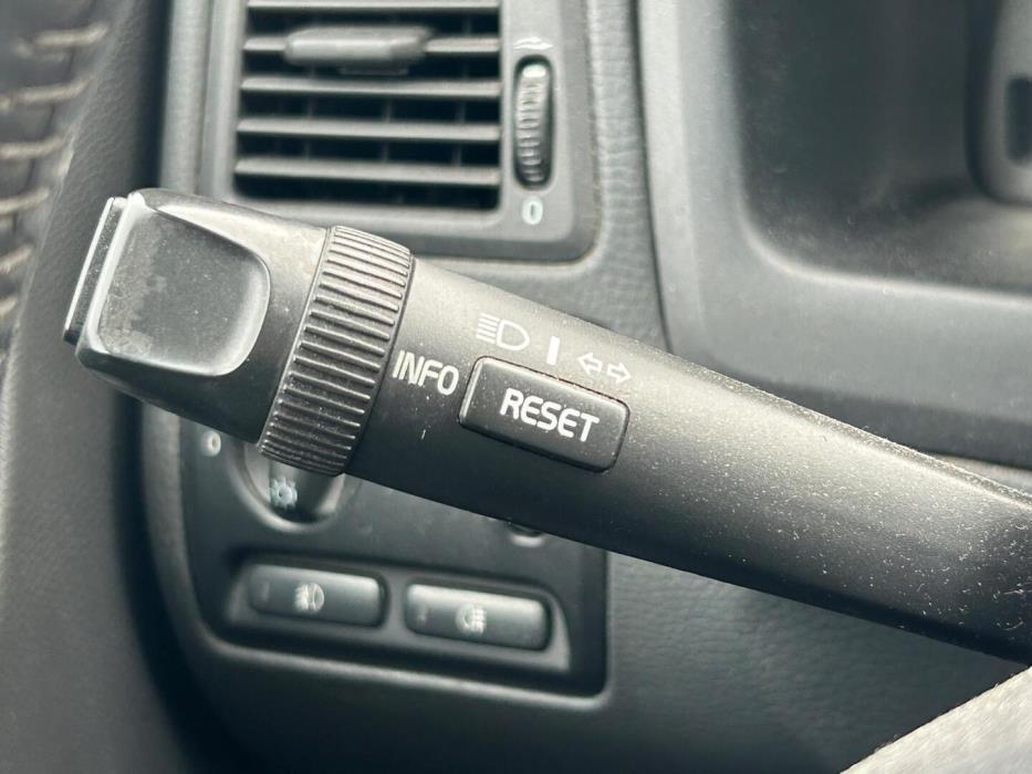 VOLVO XC70 2003