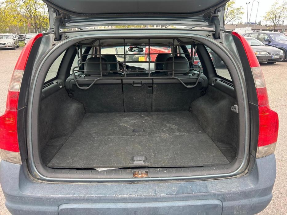 VOLVO XC70 2003
