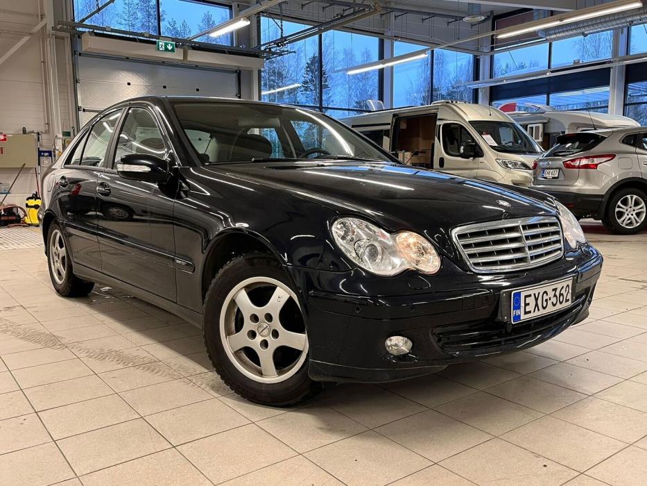 MERCEDES-BENZ C 2005