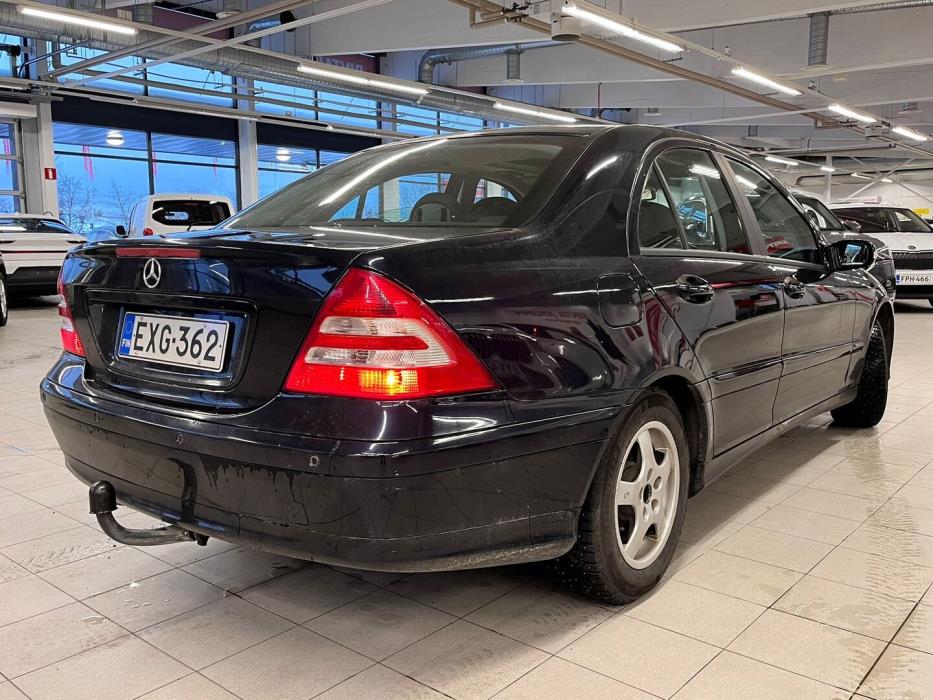 MERCEDES-BENZ C 2005