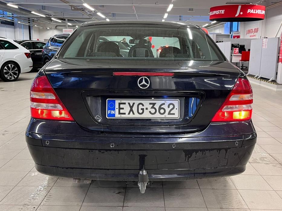MERCEDES-BENZ C 2005