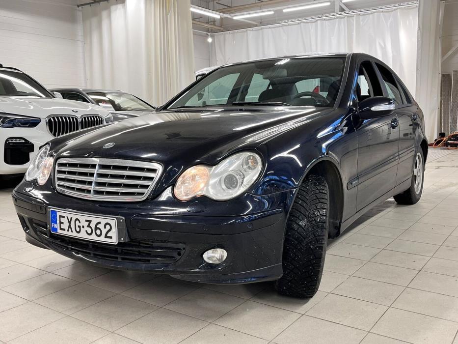 MERCEDES-BENZ C 2005