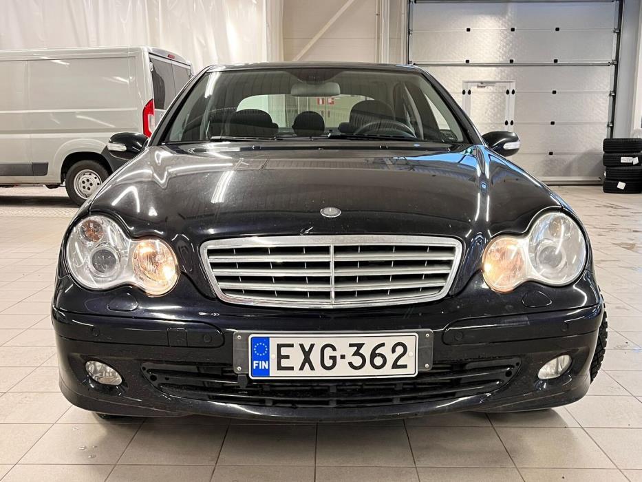 MERCEDES-BENZ C 2005