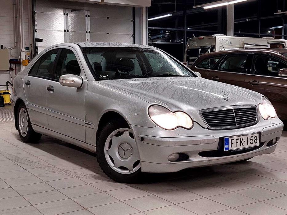MERCEDES-BENZ C 2002