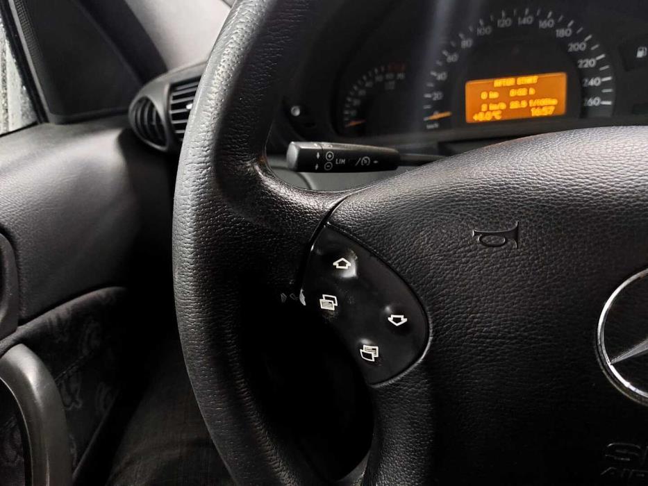 MERCEDES-BENZ C 2002