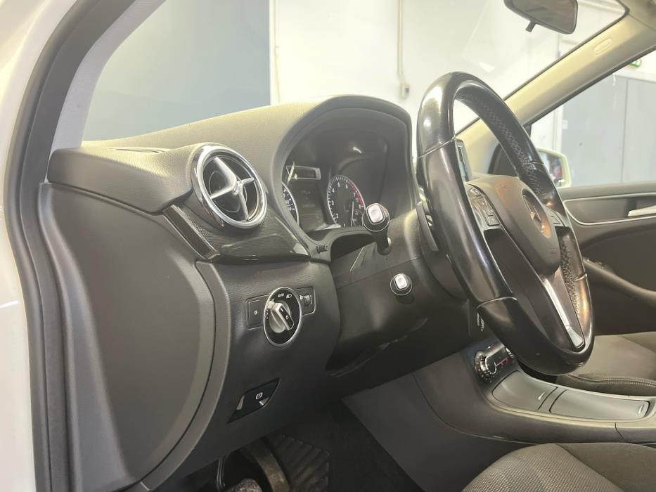 MERCEDES-BENZ B 2013