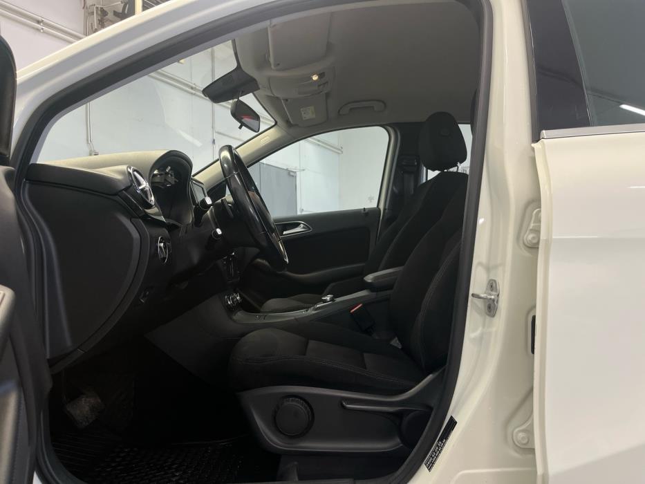 MERCEDES-BENZ B 2013