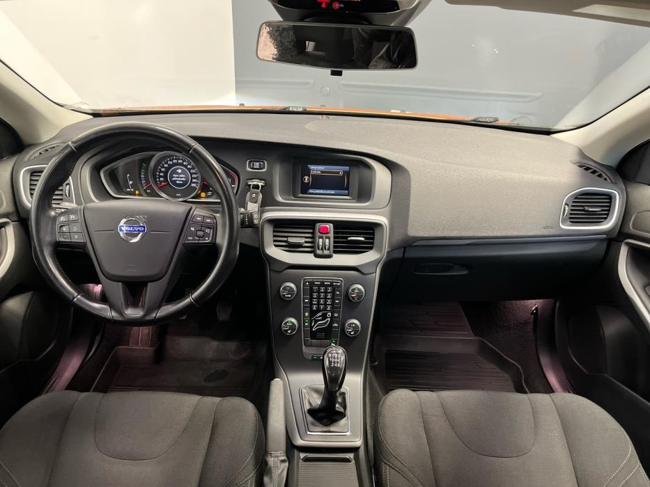 VOLVO V40 2014