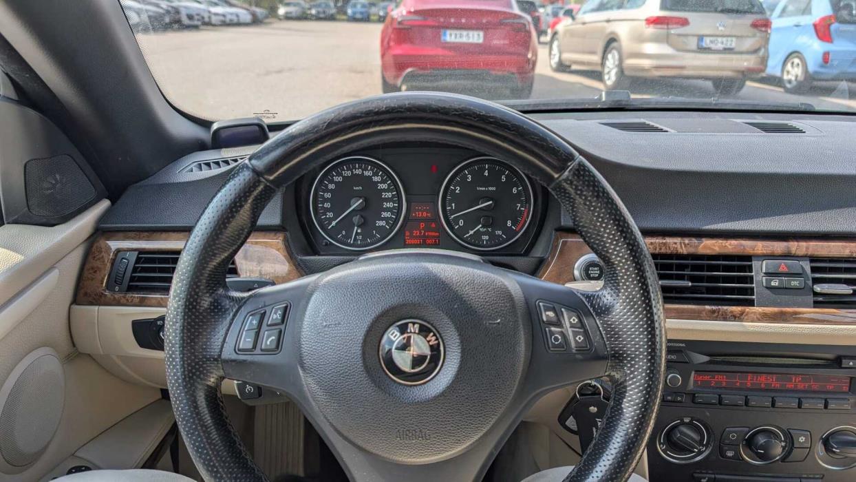 BMW 325 2007
