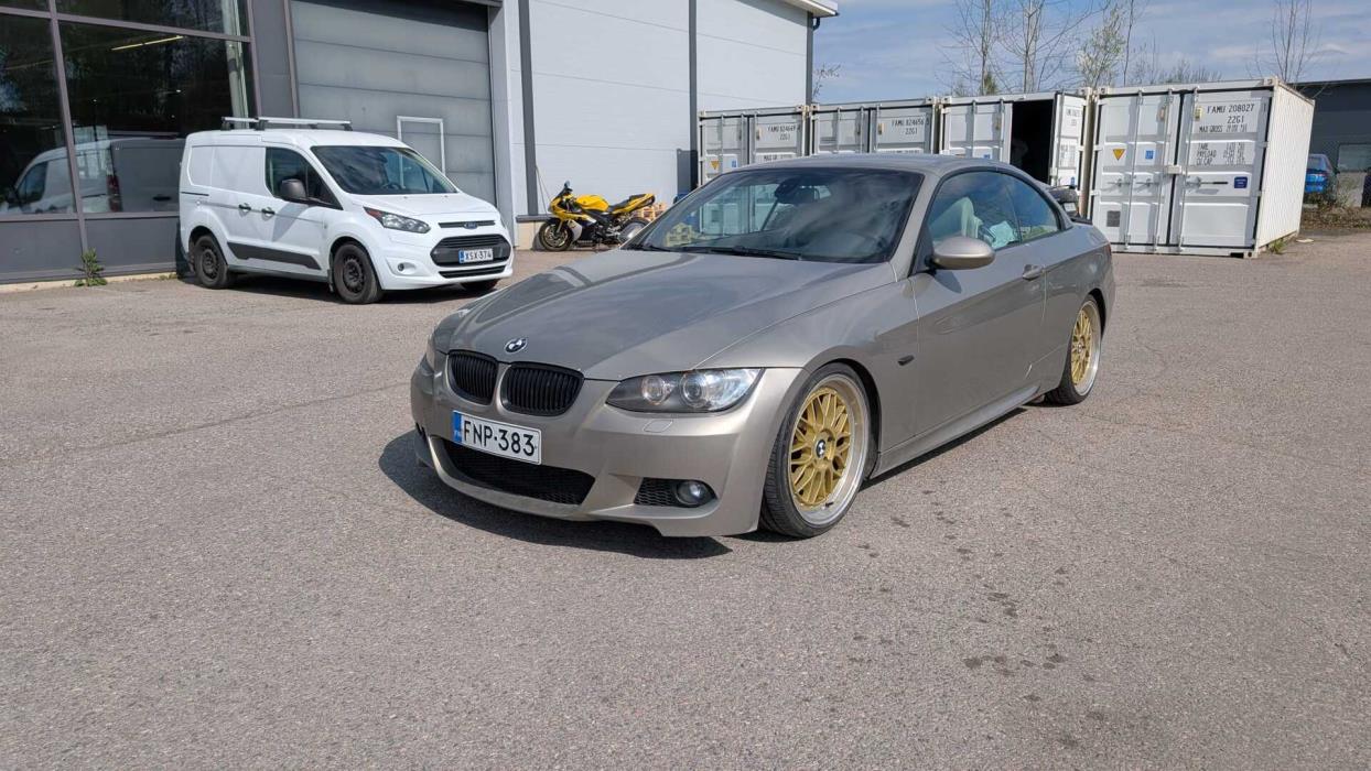 BMW 325 2007